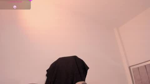 holly_16 online show from 19, 5, 2026