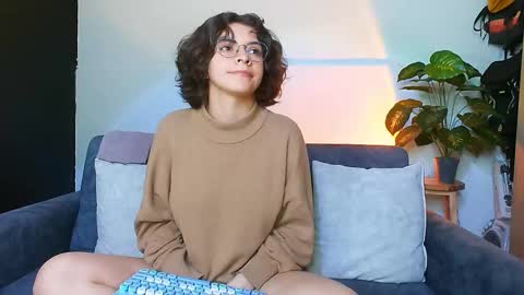 Snapshot of holly_and_honey_69 chatting on 14, 10, 2025 Holly and Honey online show from 14, 10, 2025