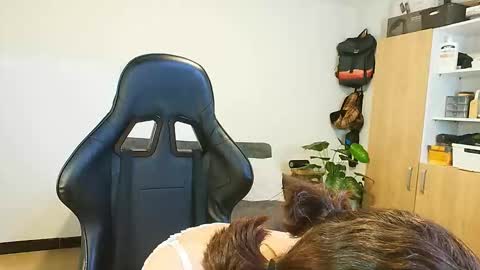 Snapshot of holly_and_honey_69 chatting on 26, 10, 2025 Holly and Honey online show from 26, 10, 2025