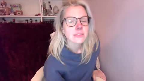 holly_bourbon online show from 7, 4, 2026