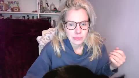 holly_bourbon online show from 7, 4, 2026