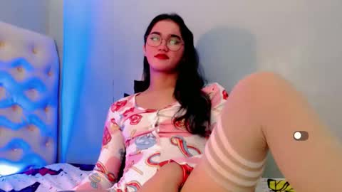 Snapshot of holly_sunshine69 chatting on 15, 2, 2026 Apple online show from 15, 2, 2026