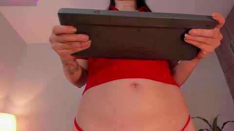 Snapshot of holly_velvett chatting on 27, 4, 2026 holly online show from 27, 4, 2026