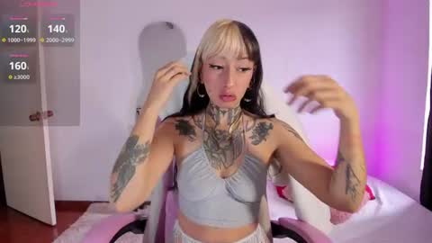Holly Hudson     online show from 18, 7, 2026