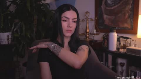 Snapshot of hollylinder_ chatting on 5, 2, 2026 Holly Linder online show from 5, 2, 2026