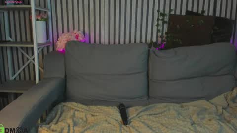 Holly online show from 10, 4, 2026