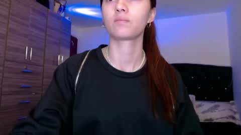 holy_julii online show from 7, 6, 2026