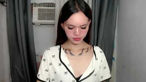 holy_maxine online show from 30, 5, 2026