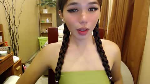 Snapshot of holy_molly1 chatting on 22, 5, 2026 holy_molly1 online show from 22, 5, 2026