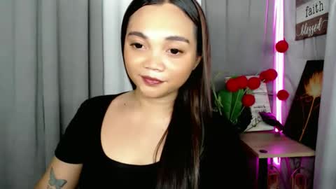 Snapshot of holy_shine chatting on 25, 5, 2026 Bella online show from 25, 5, 2026