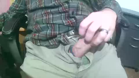 Snapshot of home_office_perks chatting on 13, 10, 2025 Neal online show from 13, 10, 2025