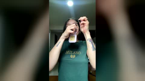 honeeeey_ online show from 28, 3, 2026