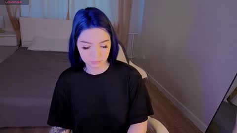 Snapshot of honey_cherrry chatting on 4, 6, 2026 Honey online show from 4, 6, 2026