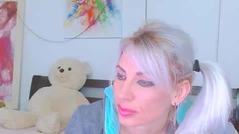 honey_lara online show from 10, 3, 2026