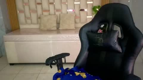 HONEY  online show from 14, 7, 2026