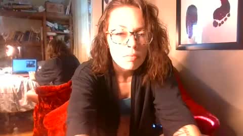 Snapshot of honey_wilde chatting on 23, 10, 2025 honey_wilde online show from 23, 10, 2025