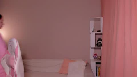 honeyautumn online show from 23, 2, 2025