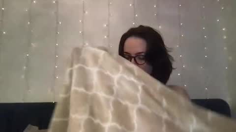 Snapshot of honeybeexx69 chatting on 22, 2, 2025 HoneyBeeXx69 online show from 22, 2, 2025