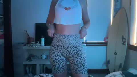 honeybun_z online show from 6, 10, 2025