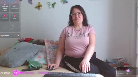 Snapshot of honeyhotpaty chatting on 19, 12, 2024 sofia online show from 19, 12, 2024