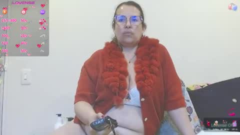 Snapshot of honeyhotpaty chatting on 9, 5, 2026 sofia online show from 9, 5, 2026