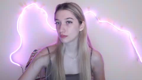 Snapshot of honeyveil chatting on 22, 6, 2026 honeyveil online show from 22, 6, 2026