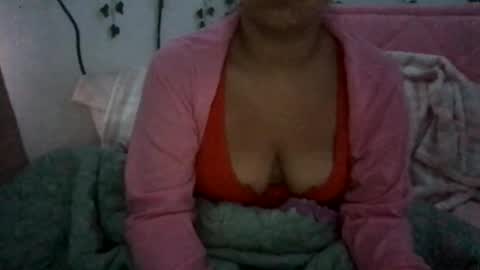 honeyyy89 online show from 17, 4, 2026