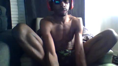 Snapshot of hoodlatelatenightshow chatting on 1, 11, 2025 blackhoodcouple online show from 1, 11, 2025