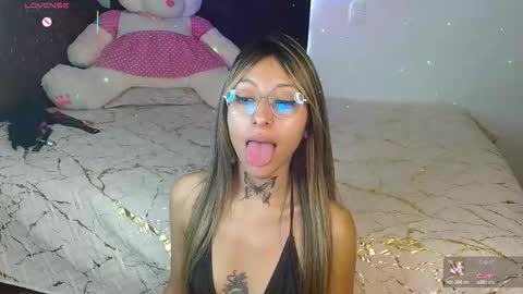 Snapshot of hoolly_jones chatting on 17, 10, 2025 Hoollly Jones online show from 17, 10, 2025