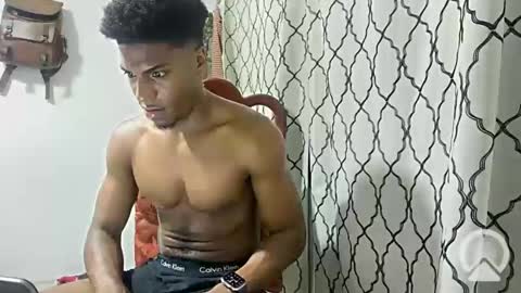 Snapshot of horneyguy2399 chatting on 21, 1, 2025 sugarbaby online show from 21, 1, 2025