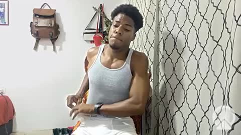 Snapshot of horneyguy2399 chatting on 23, 1, 2025 sugarbaby online show from 23, 1, 2025