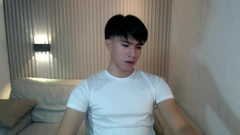 Snapshot of horny_jamesxx chatting on 8, 7, 2026 cum boy james online show from 8, 7, 2026