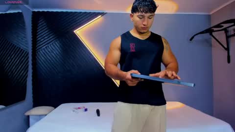 horny_nick18 online show from 13, 4, 2026