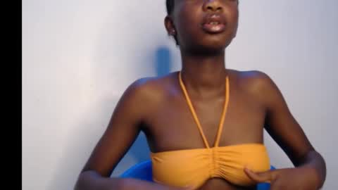 Snapshot of horny_pettie chatting on 4, 10, 2025 Anabel online show from 4, 10, 2025