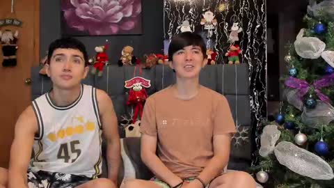 Snapshot of horny_twinks_guys chatting on 7, 12, 2024 Alex and Camilo online show from 7, 12, 2024