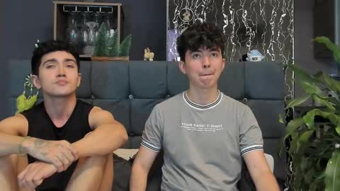 Snapshot of horny_twinks_guys chatting on 4, 3, 2025 Alex and Camilo online show from 4, 3, 2025