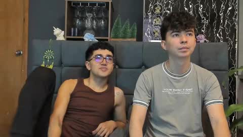 Snapshot of horny_twinks_guys chatting on 9, 3, 2025 Alex and Camilo online show from 9, 3, 2025