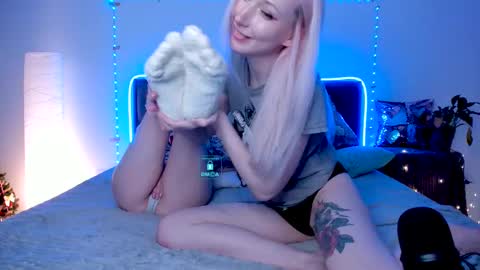 Snapshot of hornybunnys chatting on 14, 2, 2025 Alex and Rosie online show from 14, 2, 2025