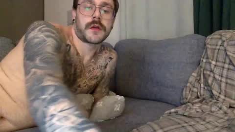 Snapshot of hornycouple0102 chatting on 2, 4, 2026 hornycouple0102 online show from 2, 4, 2026