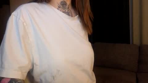 Snapshot of hornycouple0102 chatting on 7, 4, 2026 hornycouple0102 online show from 7, 4, 2026