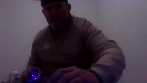 hornyhungwhiteboy4u269 online show from 22, 11, 2025