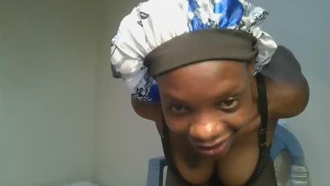 Snapshot of hornylittleprinces chatting on 7, 10, 2025 Princes online show from 7, 10, 2025