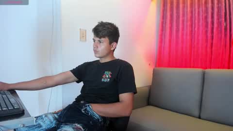 Snapshot of hospick_white chatting on 14, 11, 2025 hospick_white online show from 14, 11, 2025