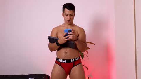 Snapshot of hot69temptation chatting on 22, 12, 2025 Marcus Tatti online show from 22, 12, 2025