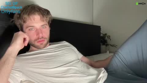 Snapshot of hot8pack01 chatting on 13, 1, 2025 Edward aka Wolf online show from 13, 1, 2025