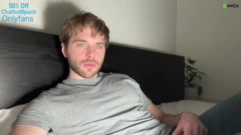 Snapshot of hot8pack01 chatting on 23, 1, 2025 Edward aka Wolf online show from 23, 1, 2025