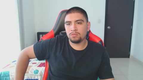 Snapshot of hot__husbands chatting on 24, 2, 2025 hot__husbands online show from 24, 2, 2025