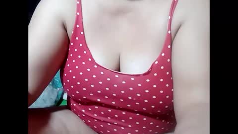 Snapshot of hot_boobs21 chatting on 15, 12, 2024 hot_boobs21 online show from 15, 12, 2024