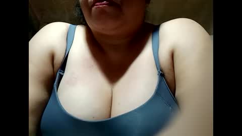 Snapshot of hot_boobs21 chatting on 12, 2, 2025 hot_boobs21 online show from 12, 2, 2025