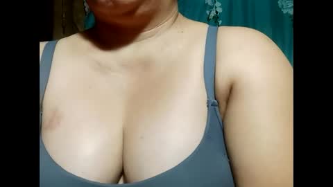 Snapshot of hot_boobs21 chatting on 25, 2, 2025 hot_boobs21 online show from 25, 2, 2025